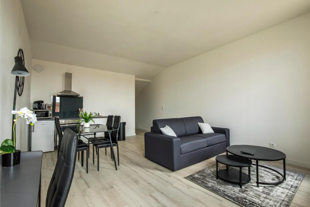 Le Dallas - 1 Chambre, 1 Canape-Lit, 1Er Etage, Parking, 10Min Canal Du Midi Castelsarrasin Buitenkant foto